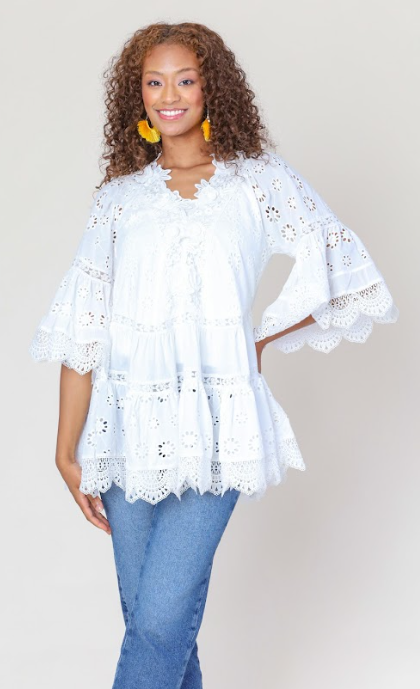 WOVEN TOP WITH WOVEN FLORAL DETAIL
